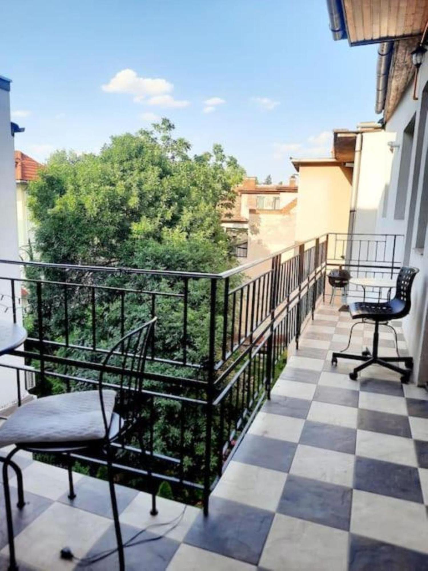 One Bedroom By The Park Old Town Belle Vue Apartment