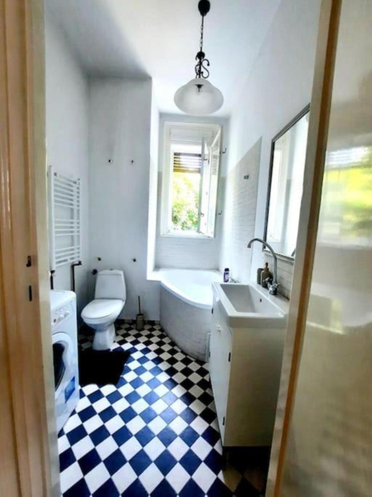 One Bedroom By The Park Old Town Belle Vue Apartment *