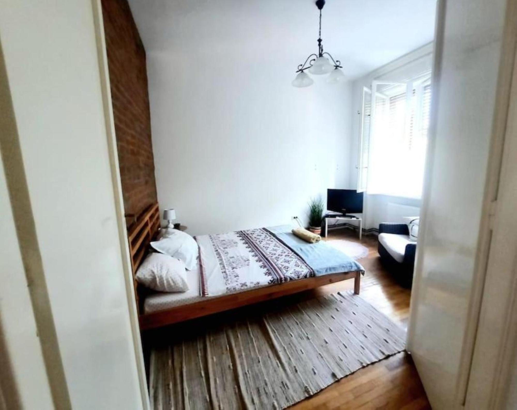 One Bedroom By The Park Old Town Belle Vue Apartment *